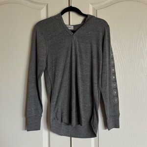 Soulcycle lightweight logo hoodie pullover long sleeve shirt size small